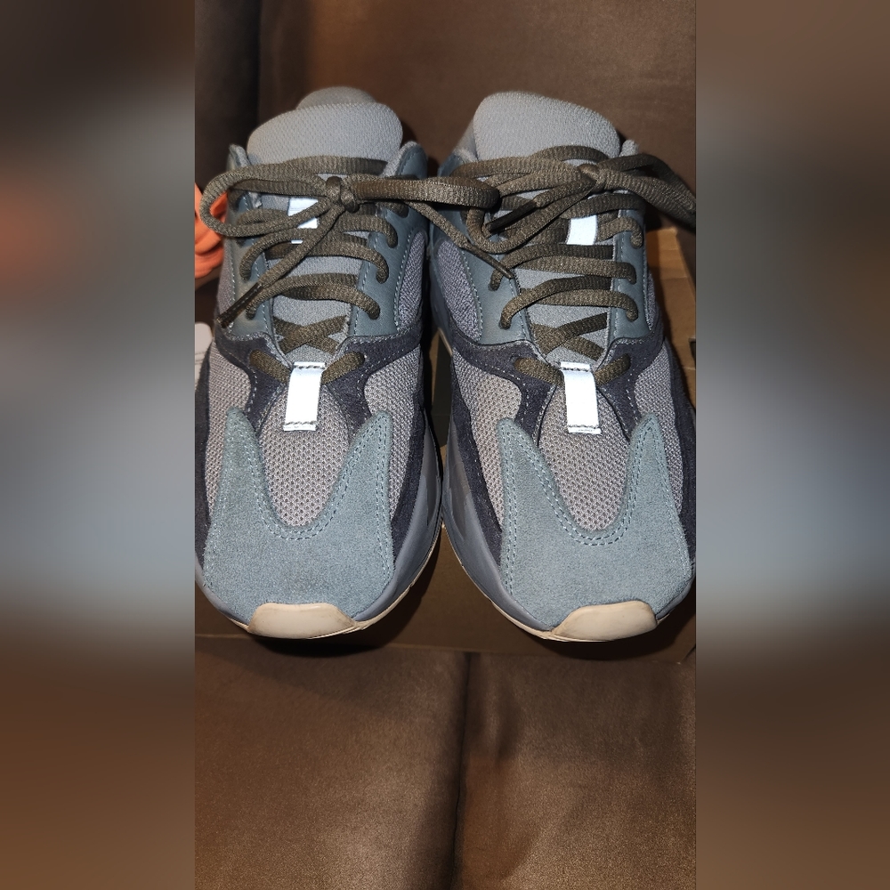 Yeezy Boost 700 Teal Blue sz 6.5 *Orange Laces* - Picture 9 of 12